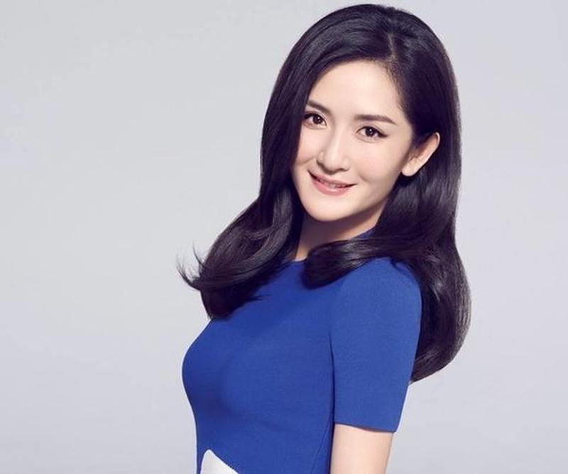 泪目！谢娜演唱会C位竟然是何炅专属，全程低调守候简直不要太好嗑！